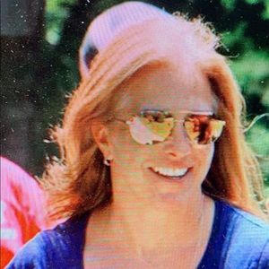 Meet your Posher, Deidre